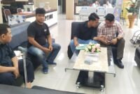 Saharuddin bersama tim saat membuat Laporan ke Mapoldasu (16/8)