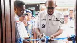 Bupati Langkat serahkan kunci rumah warga yang telah direnovasi