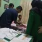 FZ(6) warga sekitar Rumah Acil Lubis yang terkena lemparan Besi OTK saat mendapatkan perawatan intensif.