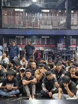 Pengunjung Diskotek Blue Night di Langkat yang terjaring razia BNNP Sumut