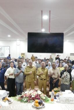 Silaturahmi Dengan Insan Pers, LSM dan Aktivis, Wali Kota Mahyaruddin Ajak Bangun Persepsi Positif Wujudkan Tanjungbalai EMAS