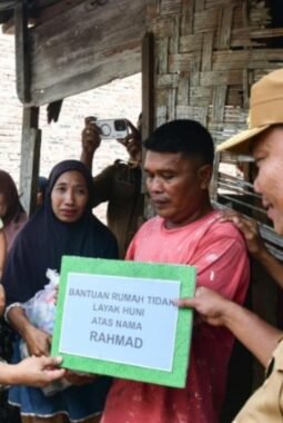 Bupati Deli Serdang Letakkan Batu Pertama RTLH dan Buka Turnamen Futsal
