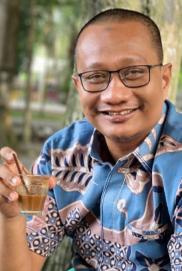 Stafsus Bupati Langkat ‘Semprot’ Warga Secanggang Soal Jalan Rusak