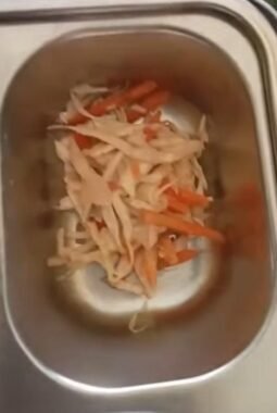 “Miris! Anak TK Dipaksa Makan Sayur Basi Program MBG, Kepsek; Jangan SPPG Petapahan Lagi”