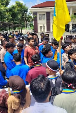 Didemo Mahasiswa, Ketua PN Sibuhuan Mendadak Sakit