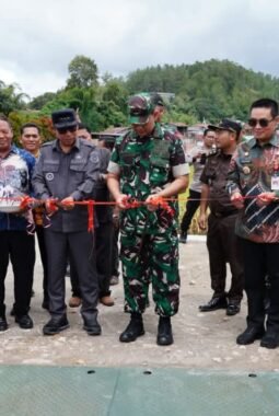 Pangdam I/BB dan Bupati Taput Resmikan Jembatan Siualuompu, Buka Akses dan Dongkrak Ekonomi :