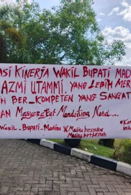 AMP2K Demo Kantor Bupati, Desak KPK “Turun Kembali” Ke Madina Tindak Lanjuti OTT.