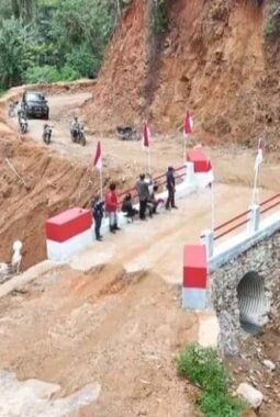 Jembatan Penghubung Desa Sait Kalangan II Tapteng Rampung Dibangun, Warga Tak Terisolasi Lagi