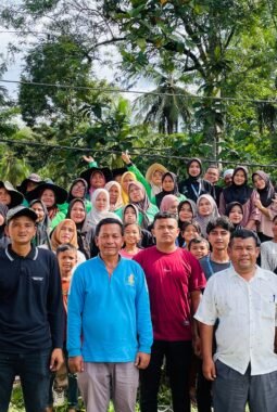 DLH Madina bersama Pemdes Dan Mahasiswa UIN Gelar Aksi Bersih Lingkungan