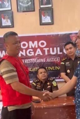 Kejari Gunungsitoli Damaikan Abang Adik Kandung Lewat Restorative Justice