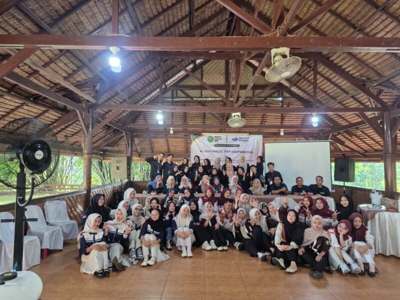 Keterangan foto : Mahasiswa FKIP Universitas Al Washliyah Medan bekerja sama dengan Penerbitan Erlangga menyelenggarakan seminar terkait fungsi san manfaat program AI, lokasi Oudbond Kebun Ladang Deliserdang..Foto/dokumen (Wina Wulandari)