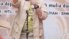 Ketum YPI Miftahussalam Prof Dr Ir Bustami Syam membuka acara penerimaan siswa ajaran baru dan sekaligus membuka pelaksanaan eksebisi Ekstrakulikuler ..Foto dokumen/suarasumutonline.id/Yusuf sani