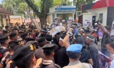 Polda Sumut didemo Keluarga Winda Lorenza Gowasa Demo