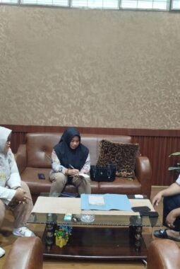 Kabag Kesra Faisal Terima Audiensi Ketua Perwiridan Muslimah Cendana Mandiri