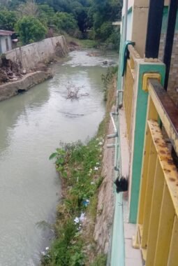 “Bronjong 300 Meter atau Sekolah Runtuh! Banjir Serbelawan Lumpuhkan 4 Sekolah Swasta”