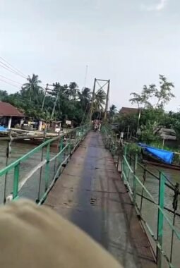 Jembatan Gantung Penghubung Desa Sangga Lima – Desa Pulau Banyak Langkat Memprihatinkan