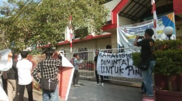 Pindah Kuliah Dikutip Rp2 Juta, Mahasiswa Demo Kampus UDA