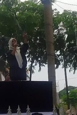Warga Desa Regemuk Demo di Depan Kantor Bupati Deli Serdang