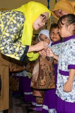 Program PKK Goes to School, Asniar Lom Lom Suwondo Ajak Orang Tua Perkuat Karakter, Gizi dan Literasi Anak