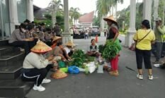 SEPASI Demo Balai Kota Pematangsiantar Tuntuk Tuntaskan Konflik Agraria Kelurahan Gurilla