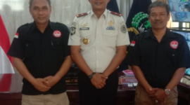 Foto : dari kiri ke kanan Datok Arifin (Ketua FPII Sumut), Fonika Affandi, Amd.IP,SH.MH (Kalapas), Rudi Swaren (sekretaris FPII Sumut 