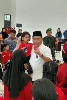 Lom Lom Suwondo Ajak Siswa Sekolah Rakyat Berani Bermimpi