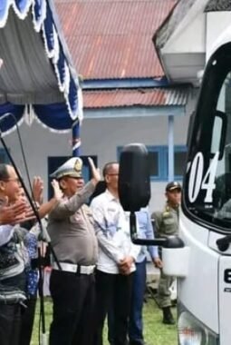 Pelajar di Samosir Kini Bisa Naik Bus Gratis ke Sekolah Setiap Hari PP