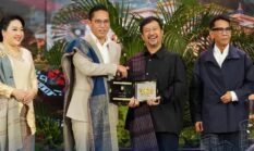 Rico Waas Ajak Generasi Muda Lestarikan Ulos di Medan Fashion & Culture Festival 2026