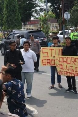 Mahasiswa Demo Kantor Walikota Binjai, Soroti Tender Pengadaan di Pemko Binjai