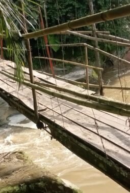 Jembatan Gantung Namo Suro Lama – Namo Tualang Rusak Parah, Pemkab Deli Serdang Tidak Respon