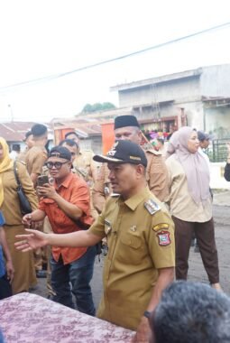 Wali Kota Mahyaruddin Salim Tinjau Perbaikan Jalan dan Drainase di Selat Tanjung Medan dan Selat Lancang