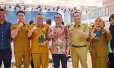 Rico Waas Raih Penghargaan Achievement Person KI Sumut Award 2026