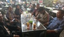 Foto: 7 Ketua PAC PPP Medan saat berkumpul memberikan pernyataan sikap, Sabtu (23/10/26)