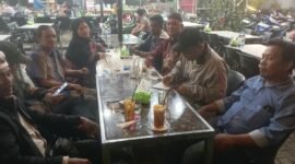 Foto: 7 Ketua PAC PPP Medan saat berkumpul memberikan pernyataan sikap, Sabtu (23/10/26)