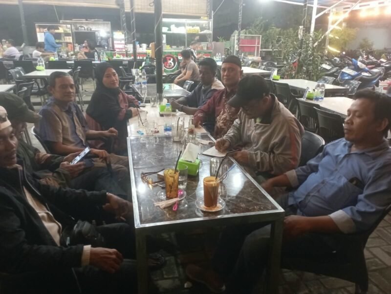 Foto: 7 Ketua PAC PPP Medan saat berkumpul memberikan pernyataan sikap, Sabtu (23/10/26)