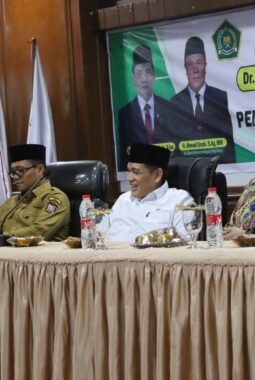 Wamenag Romo Syafi’i Beri Pembinaan ASN Kemenag Tanjungbalai, Tekankan Integritas dan Loyalitas