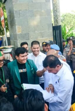Terima Aspirasi Cipayung Plus, Inspektur dan Kadisdik Deli Serdang Jawab Tuntutan Massa